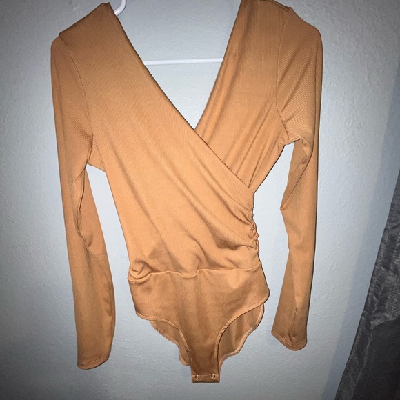 Ribbed Bodysuit V Neck - Picture 3 of 3